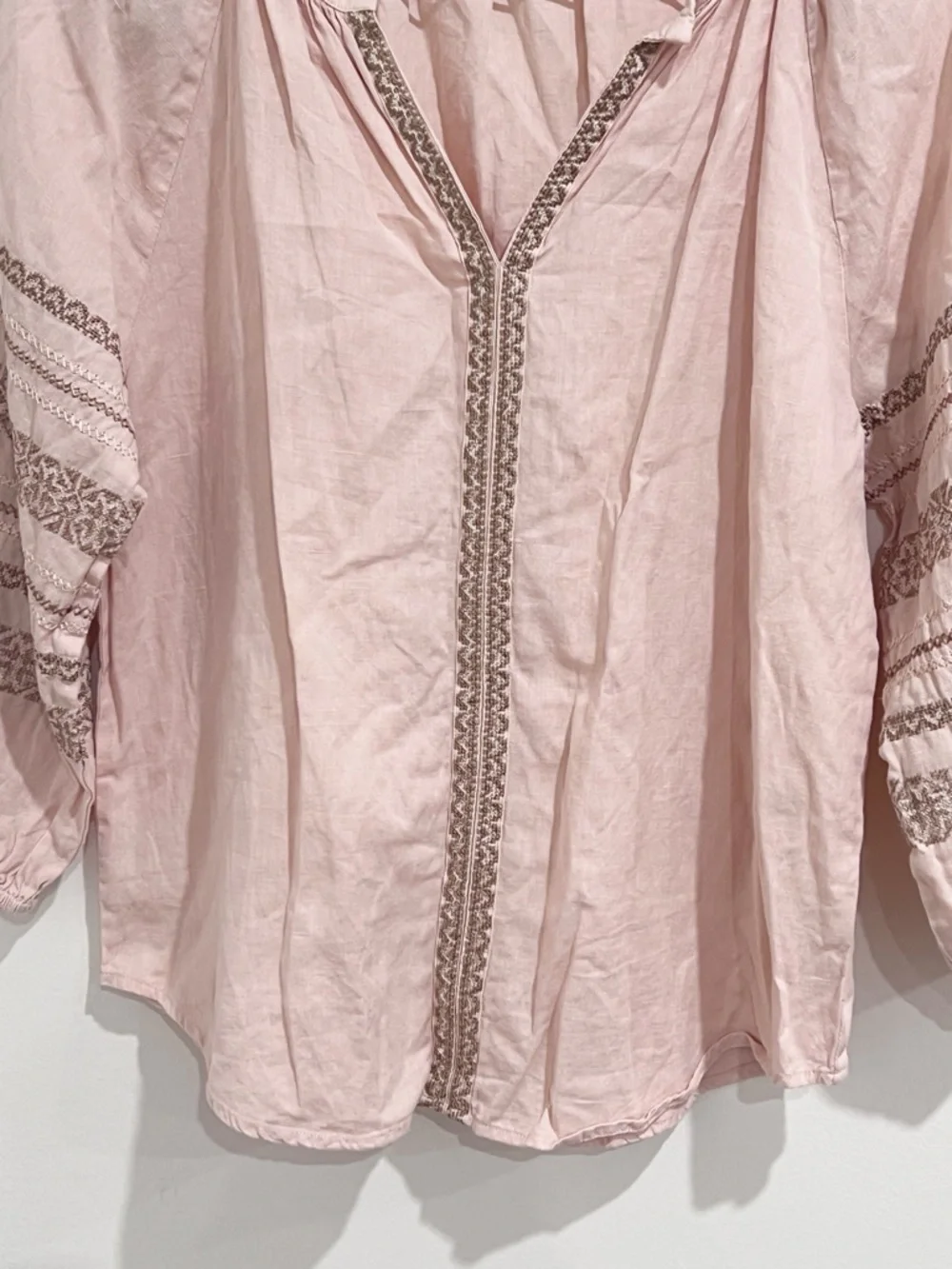 EUC Roller Rabbit Blush Pink/Cream Cross Stitch Embroidered Linen Peasant Top